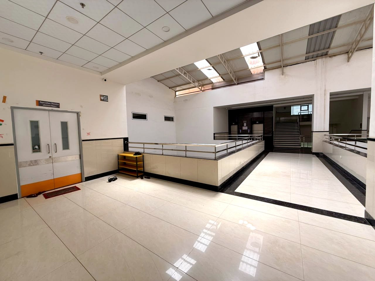 First Floor Atrium & OT Lobby