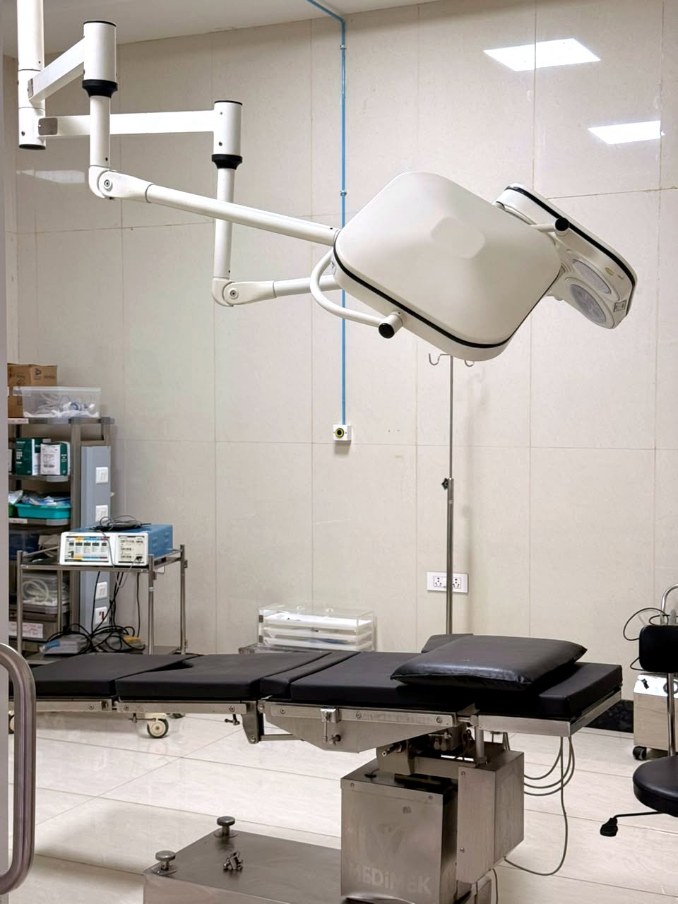 Advanced Shadowless LED Surgical Light